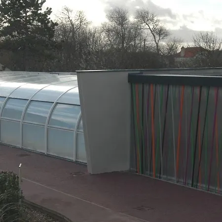 Les Tourelles Village De