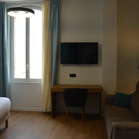 Les Tourelles Village De