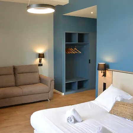 Les Tourelles Village De 4*