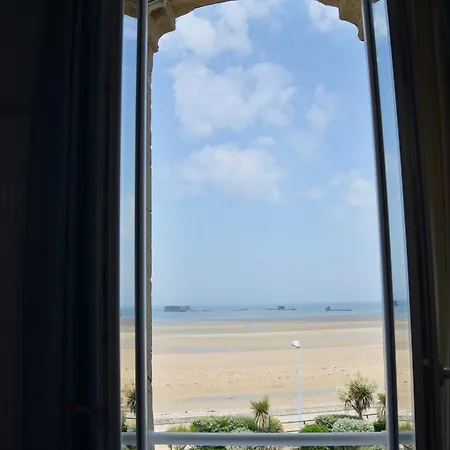 Les Tourelles Village De