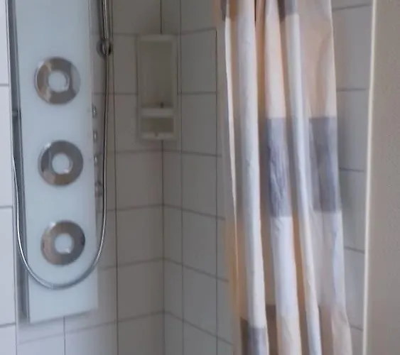 Les Tourelles Village De