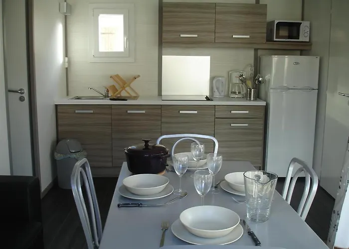 Les Tourelles Village De Asnelles