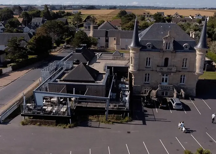 Les Tourelles Village De 假日公园