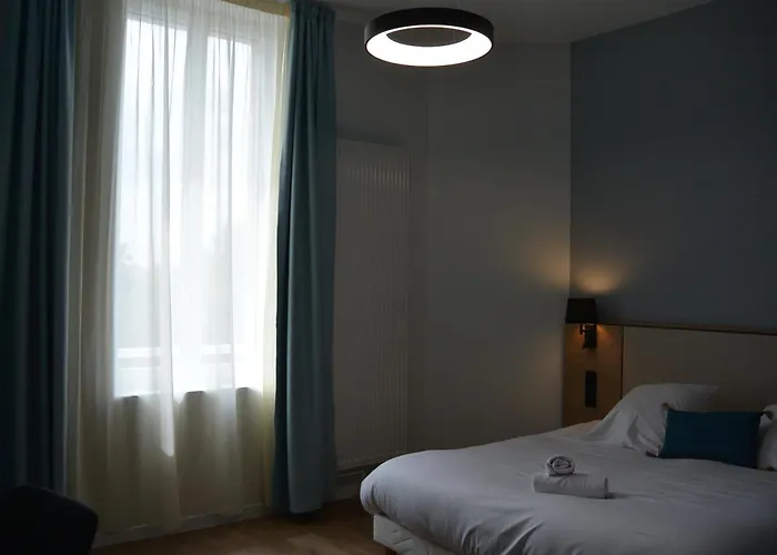 Les Tourelles Village De