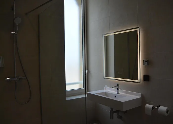 Les Tourelles Village De