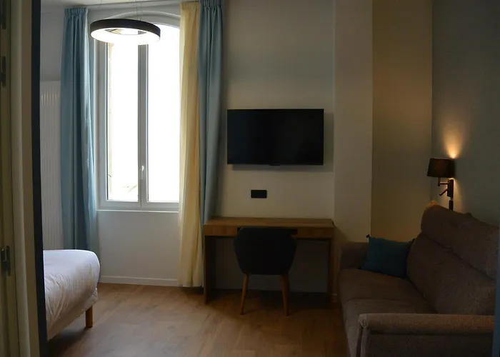 Les Tourelles Village De